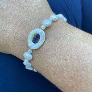 Natural Pearl and lapis beaded bracelet